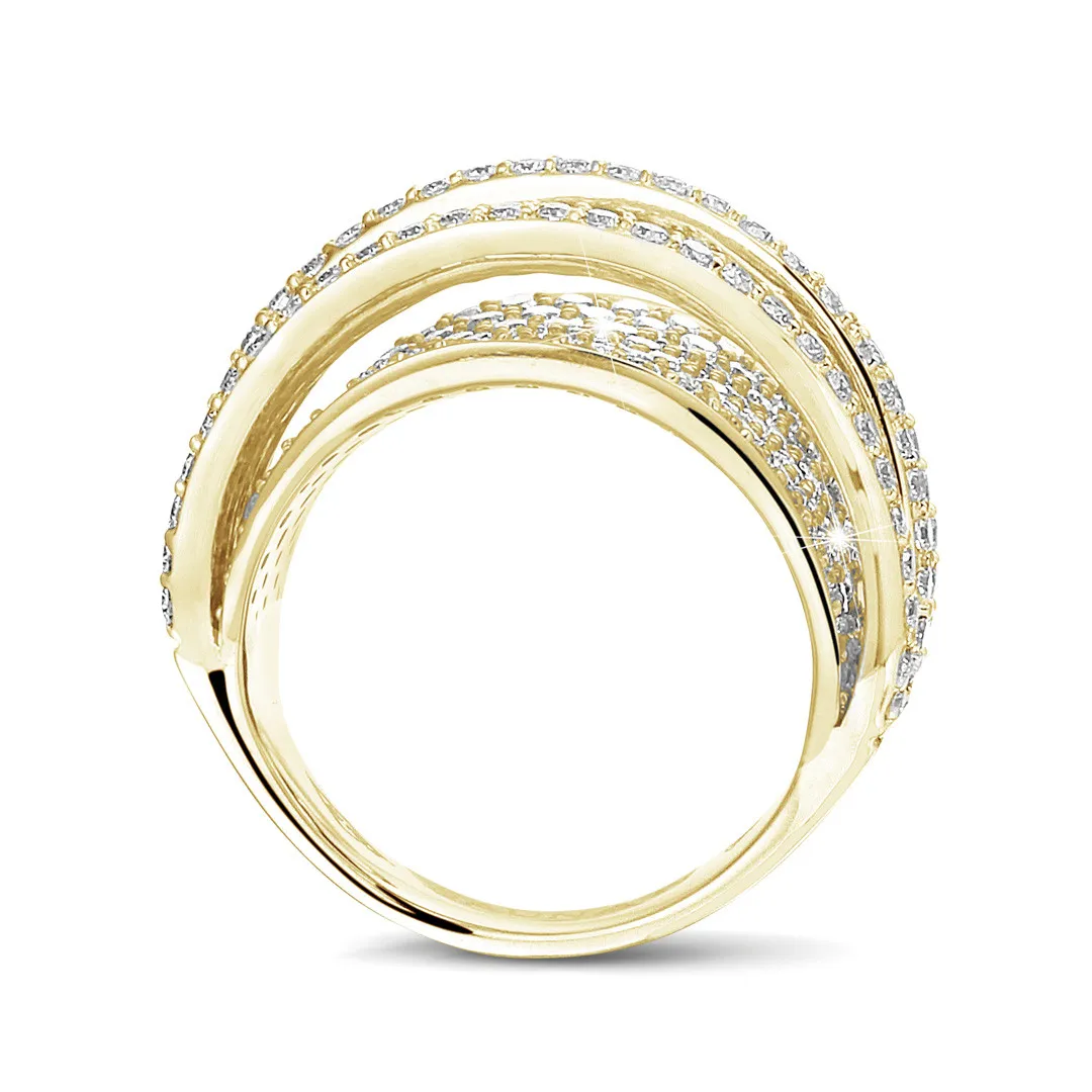 3.50 quilates yellow gold ring with round diamonds.