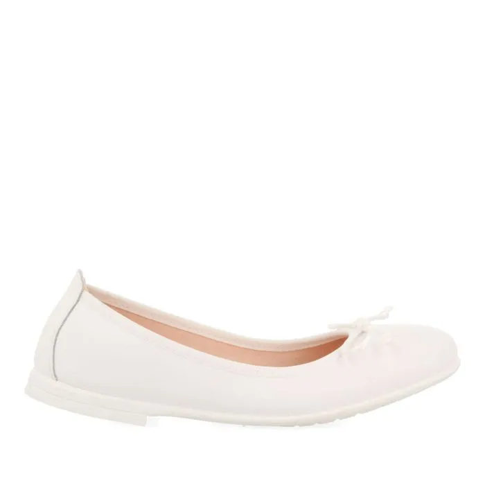 Aracas girls white leather ballet flats