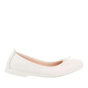 Aracas girls white leather ballet flats