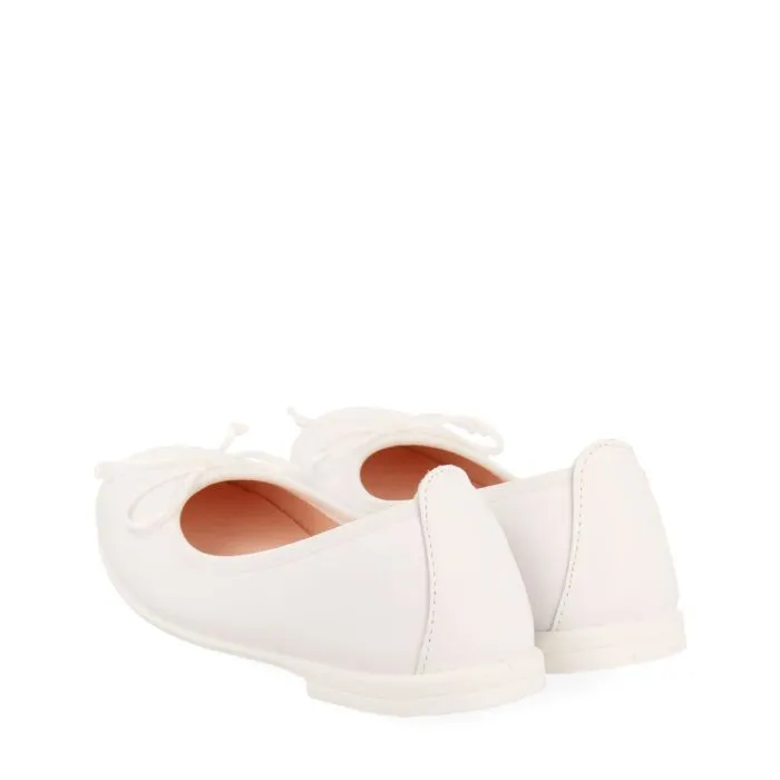 Aracas girls white leather ballet flats