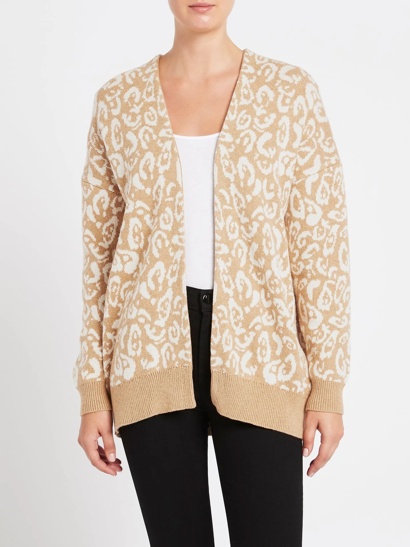 Oversized Cardigan: Get the Coziest and Trendy Outerwear Today