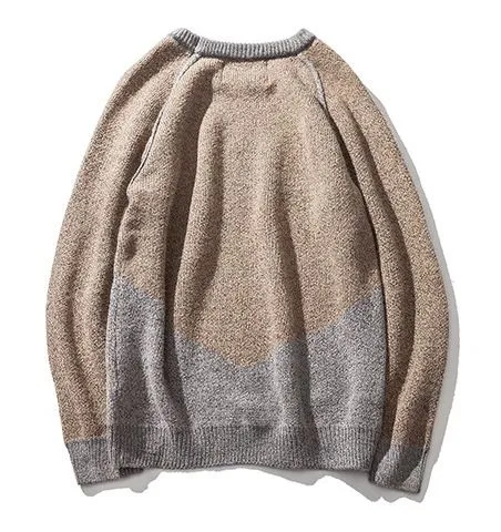 Round neck knitwear jumper for men with subtle color blocs