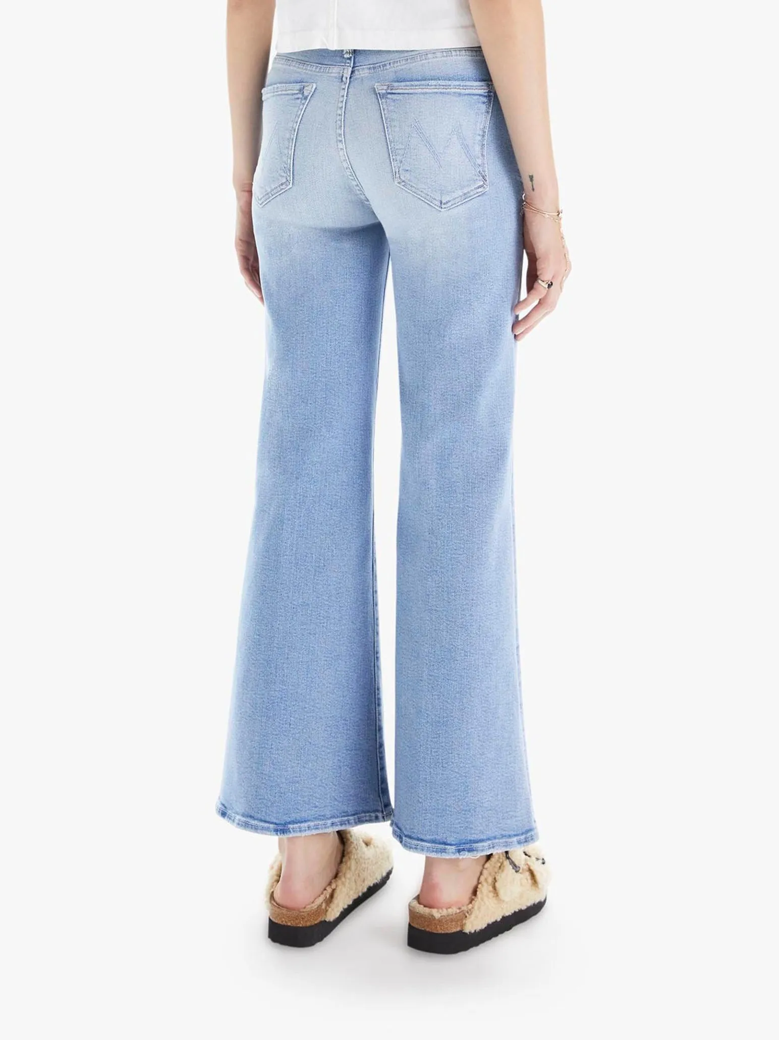 The Roller Jean - Discover the Perfect Pair of Denim for Effortless Style & Comfort. Shop Now!